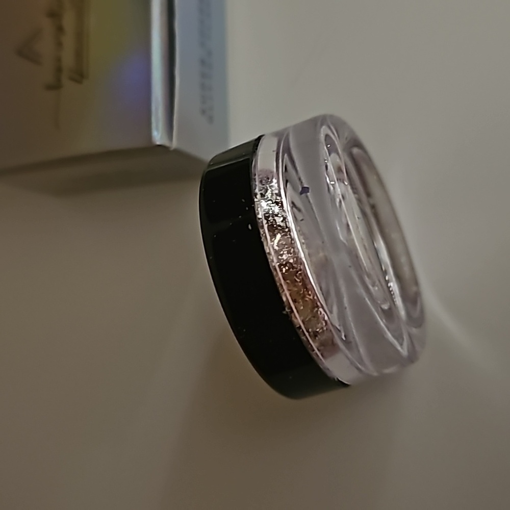 Kaima Cosmetics Eye Glitter - Picture 2 of 2